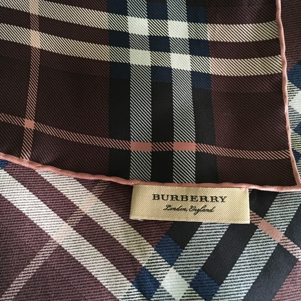 AuthenticBurberry Castleford Check Silk Scarf - Picture 2 of 7